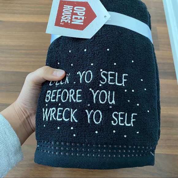 Christmas holiday towel secret Santa gift - Picture 9 of 9